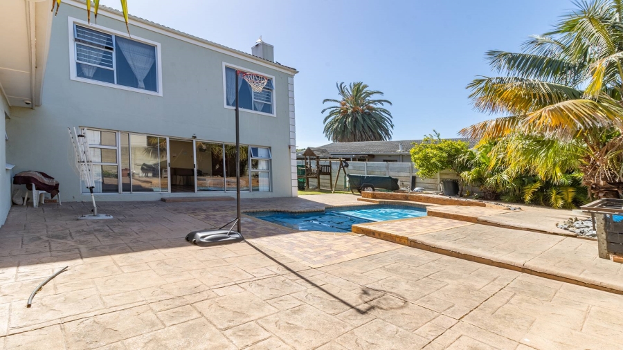 5 Bedroom Property for Sale in Northgate Western Cape